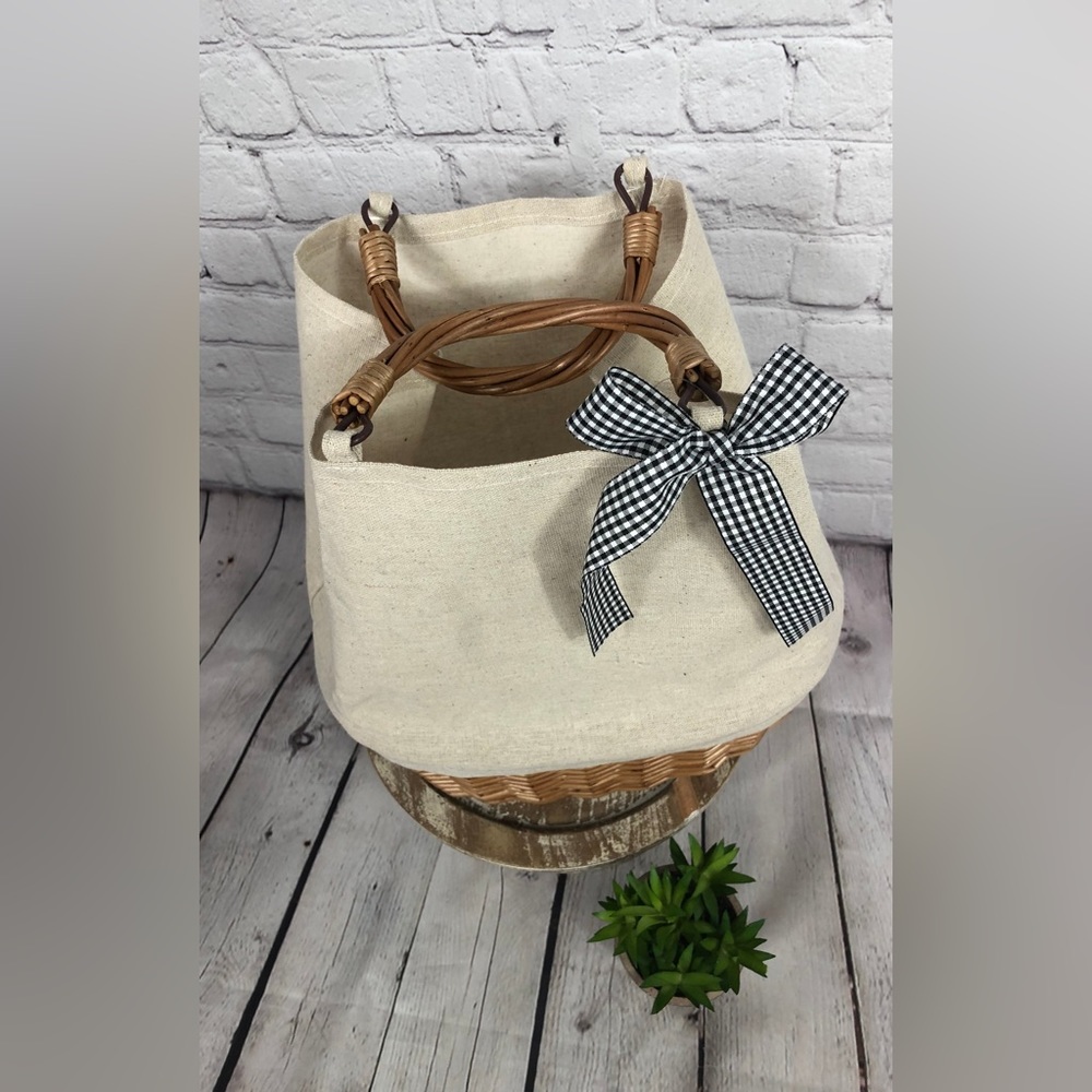 NEW! Wicker Tote Bags (2 Color Options) - Picture 6 of 8